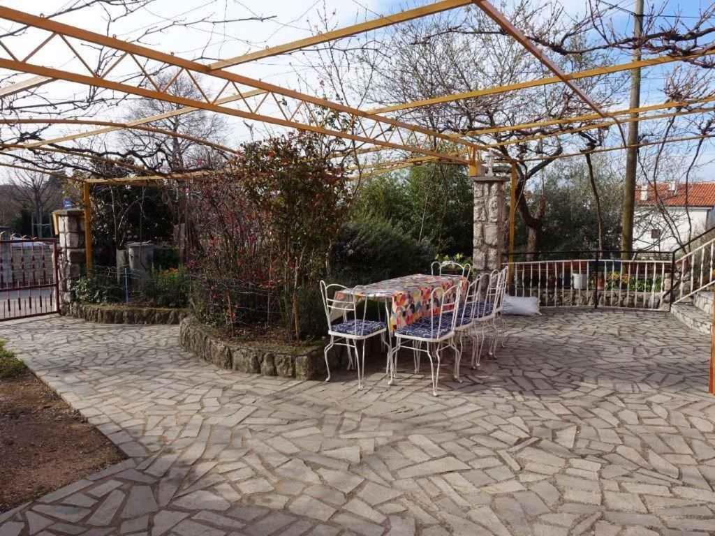 Apartment In Omisalj - Insel Krk 39736 Εξωτερικό φωτογραφία